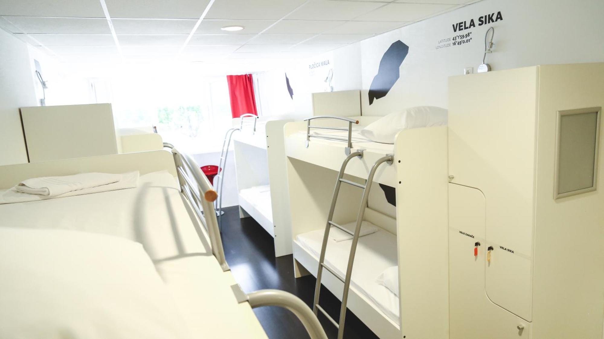 Bett im gemischten Schlafsaal mit 6 Betten und eigenem Bad